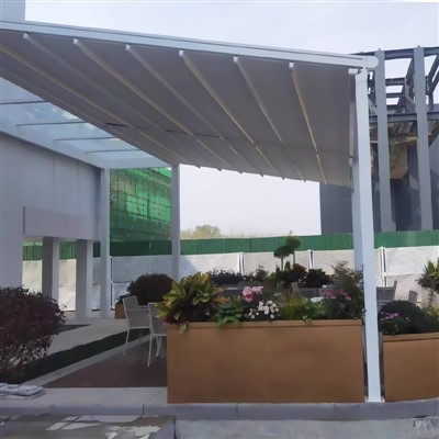 Лагана{0}}ПВЦ пергола на склопиви кров